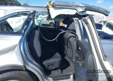 2019 Kia Sorento 2.4L L from USA, damaged, VIN 5XYPG4A38KG561974